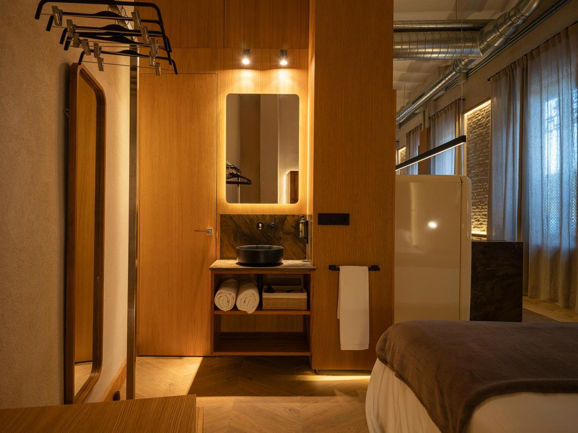 City Center - Avenue Luxury Apartment - Private Free Parking 세비야 외부 사진