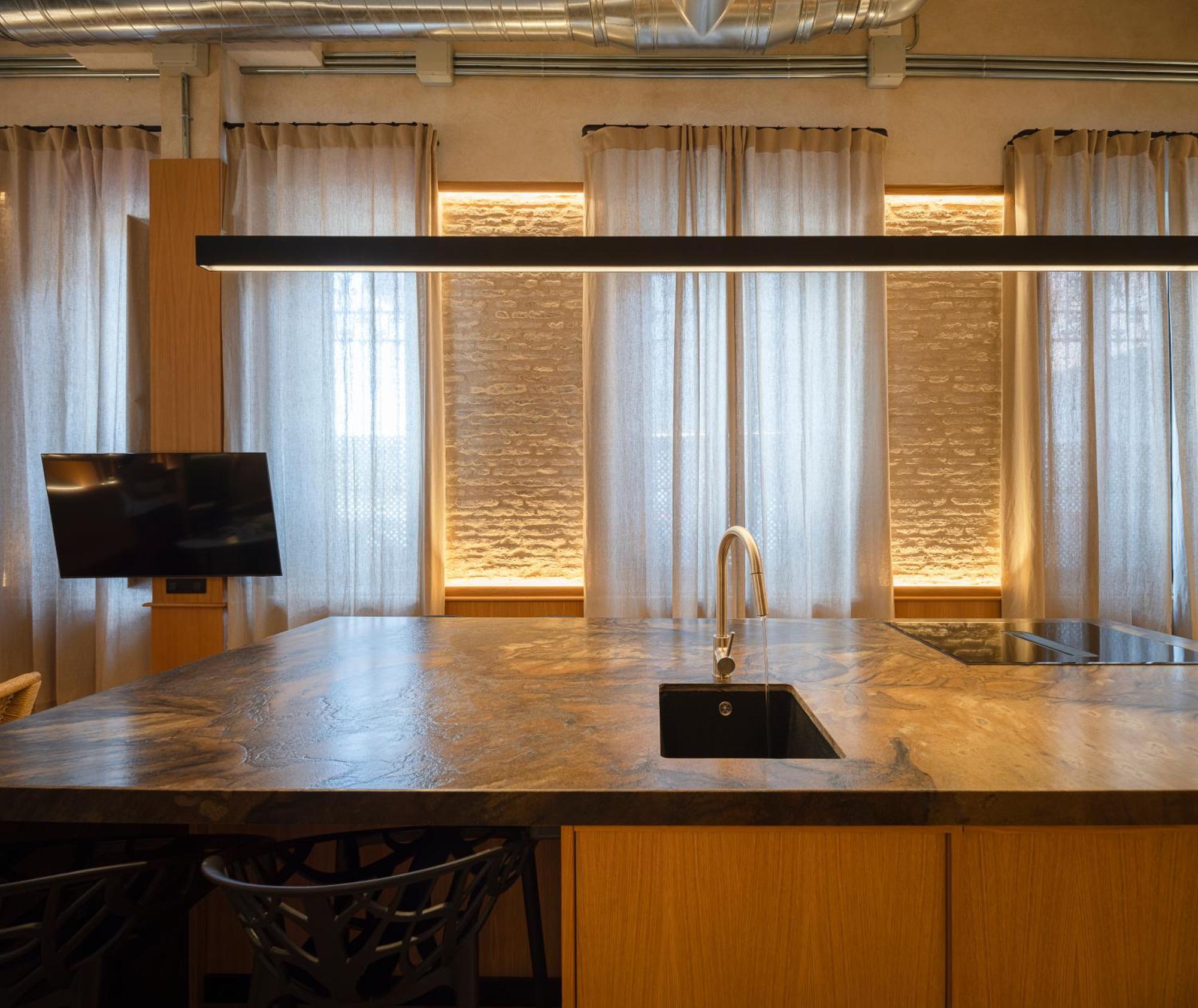 City Center - Avenue Luxury Apartment - Private Free Parking 세비야 외부 사진