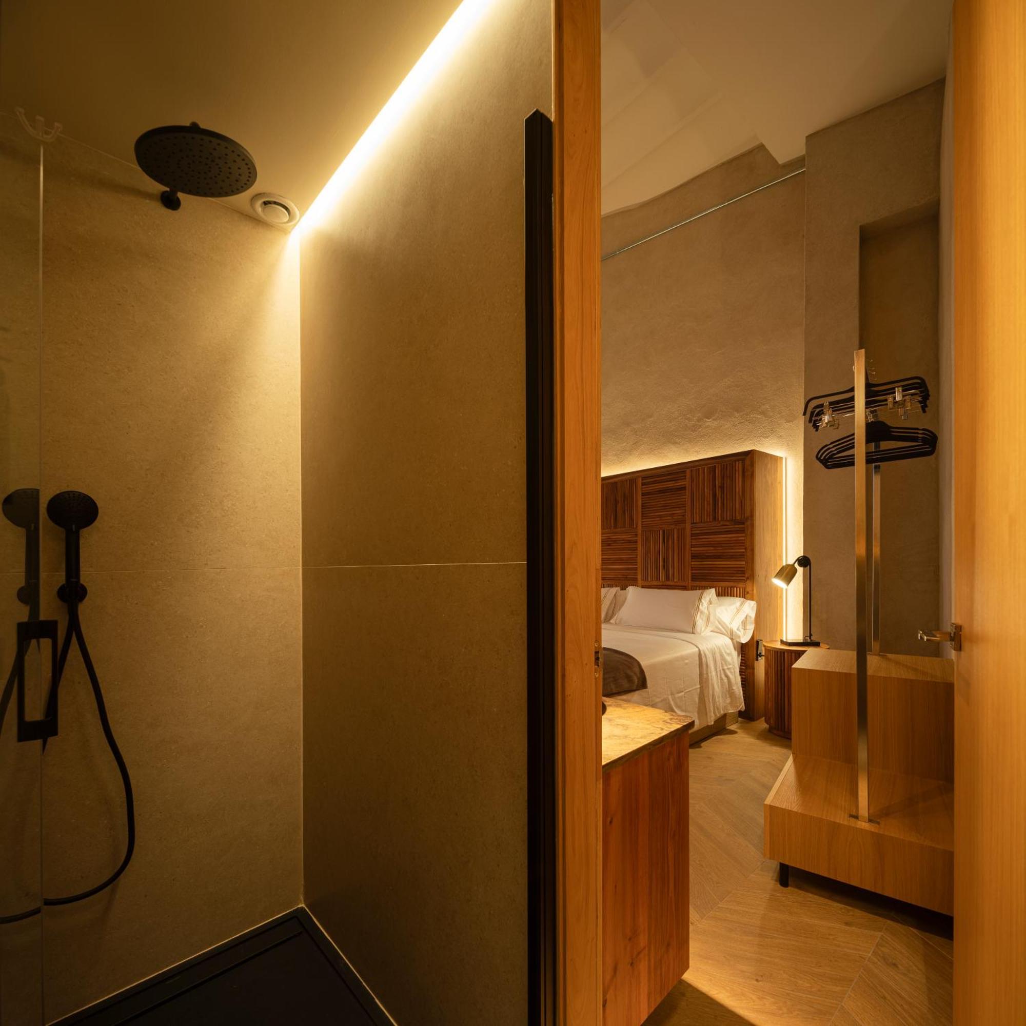 City Center - Avenue Luxury Apartment - Private Free Parking 세비야 외부 사진